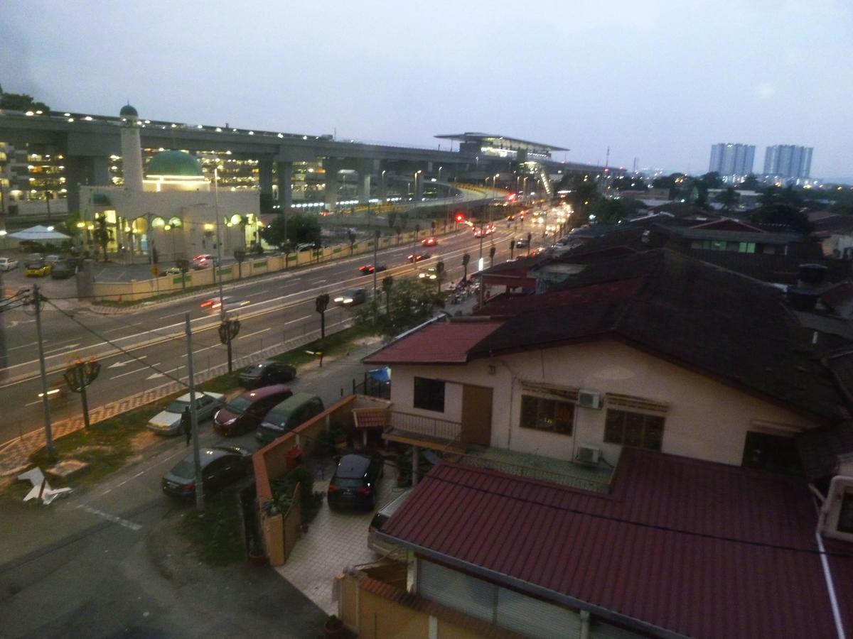 บีโฮเต็ล กาจัง Hotel ภายนอก รูปภาพ